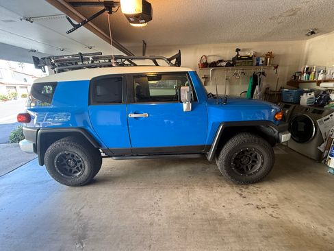 Used 2007 Toyota FJ Cruiser 4WD image 8