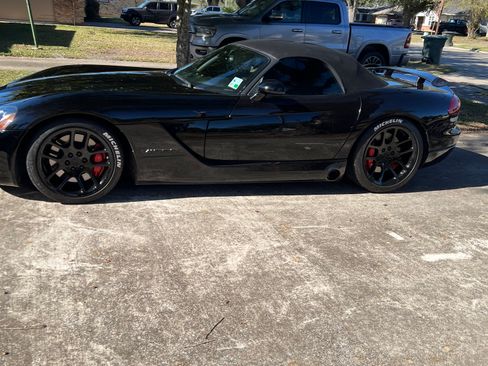 Used 2005 Dodge Viper SRT-10 image 1