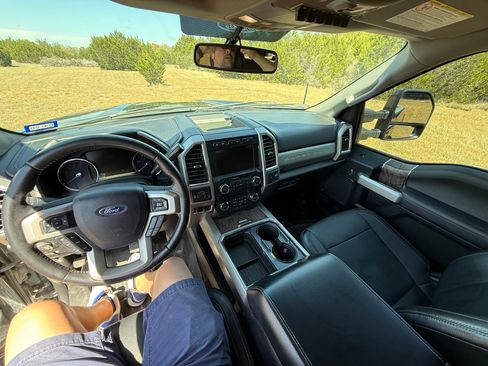 Used 2018 Ford F250 Lariat w/ Lariat Value Package image 12