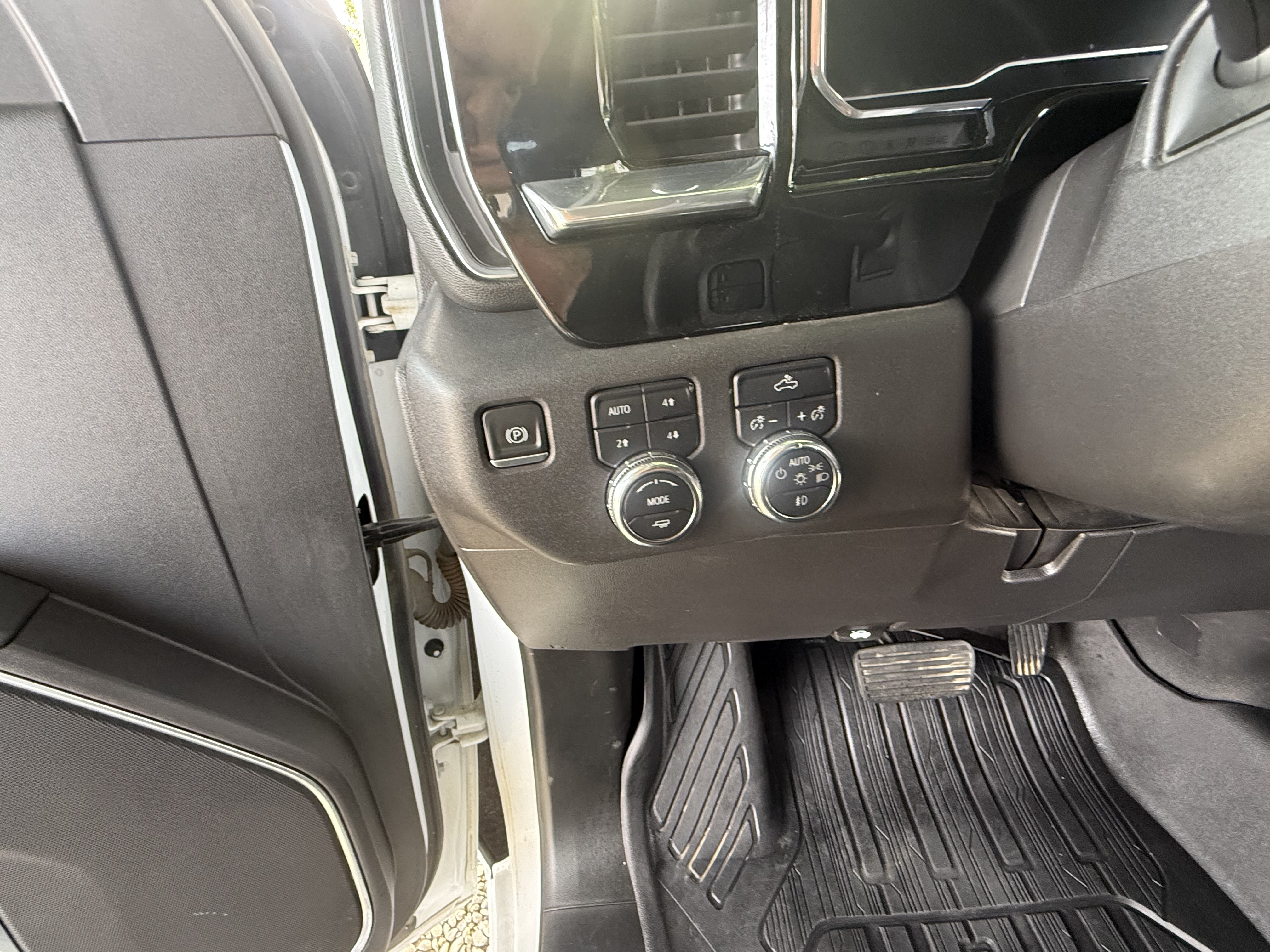 Used 2022 GMC Sierra 1500 Elevation w/ X31 Off-Road Package AWD/4WD image 27