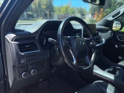 Used 2021 Chevrolet Suburban RST RWD image 6
