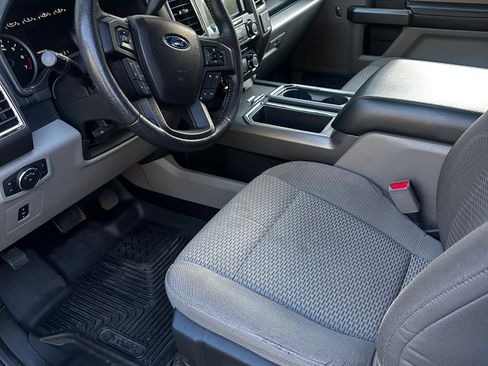 Used 2016 Ford F150 XLT w/ Equipment Group 302A Luxury image 9