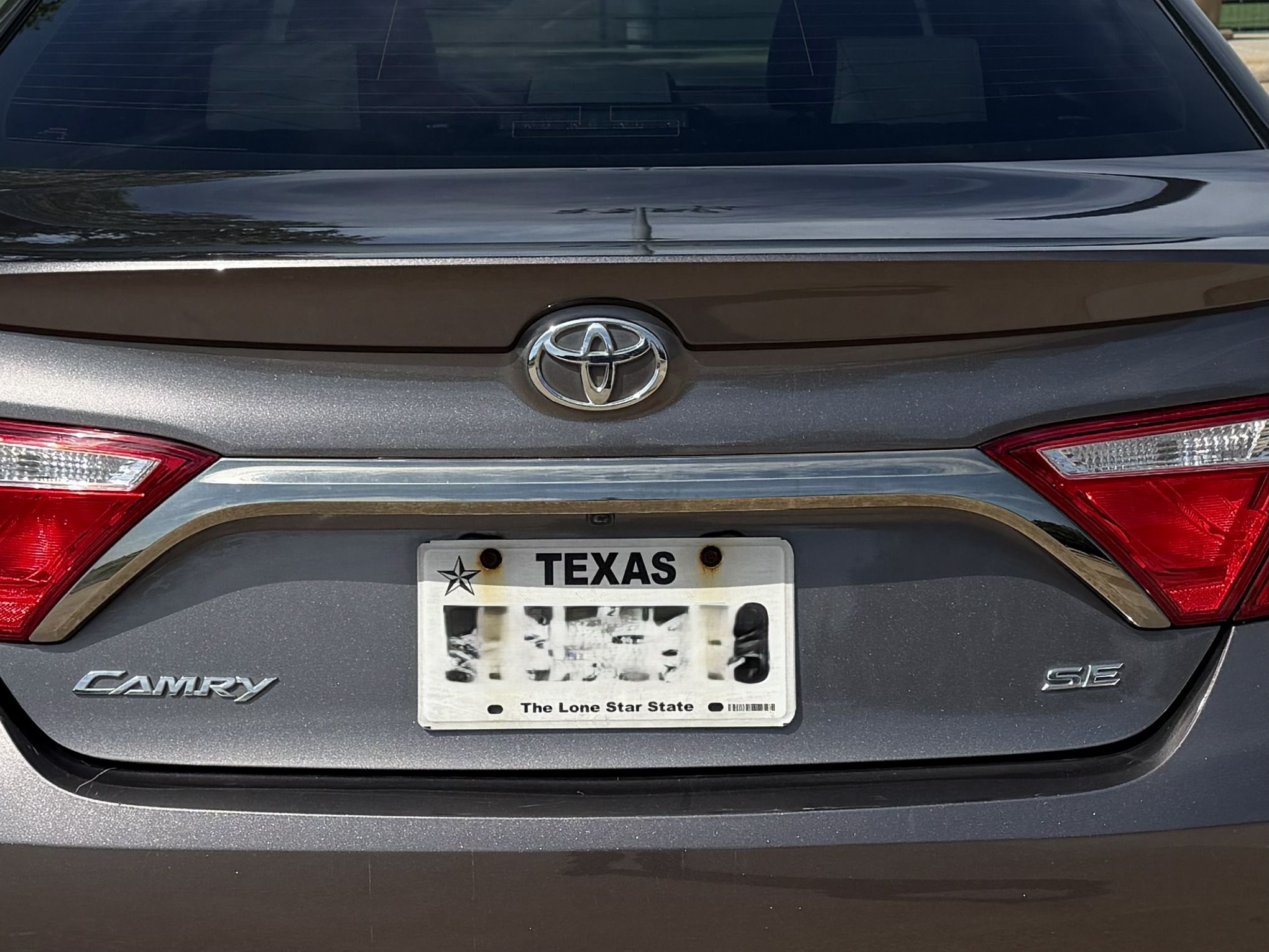 Used 2017 Toyota Camry SE FWD image 6