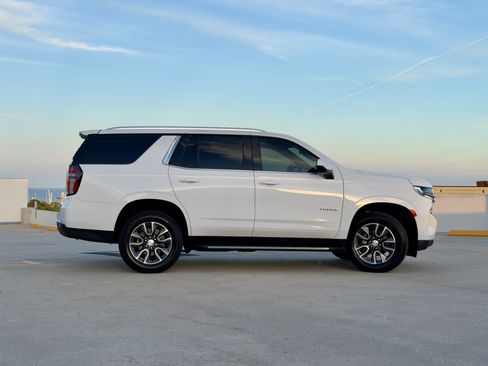 Used 2023 Chevrolet Tahoe LT RWD image 1