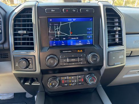 Used 2021 Ford F250 XLT w/ XLT Premium Package image 9