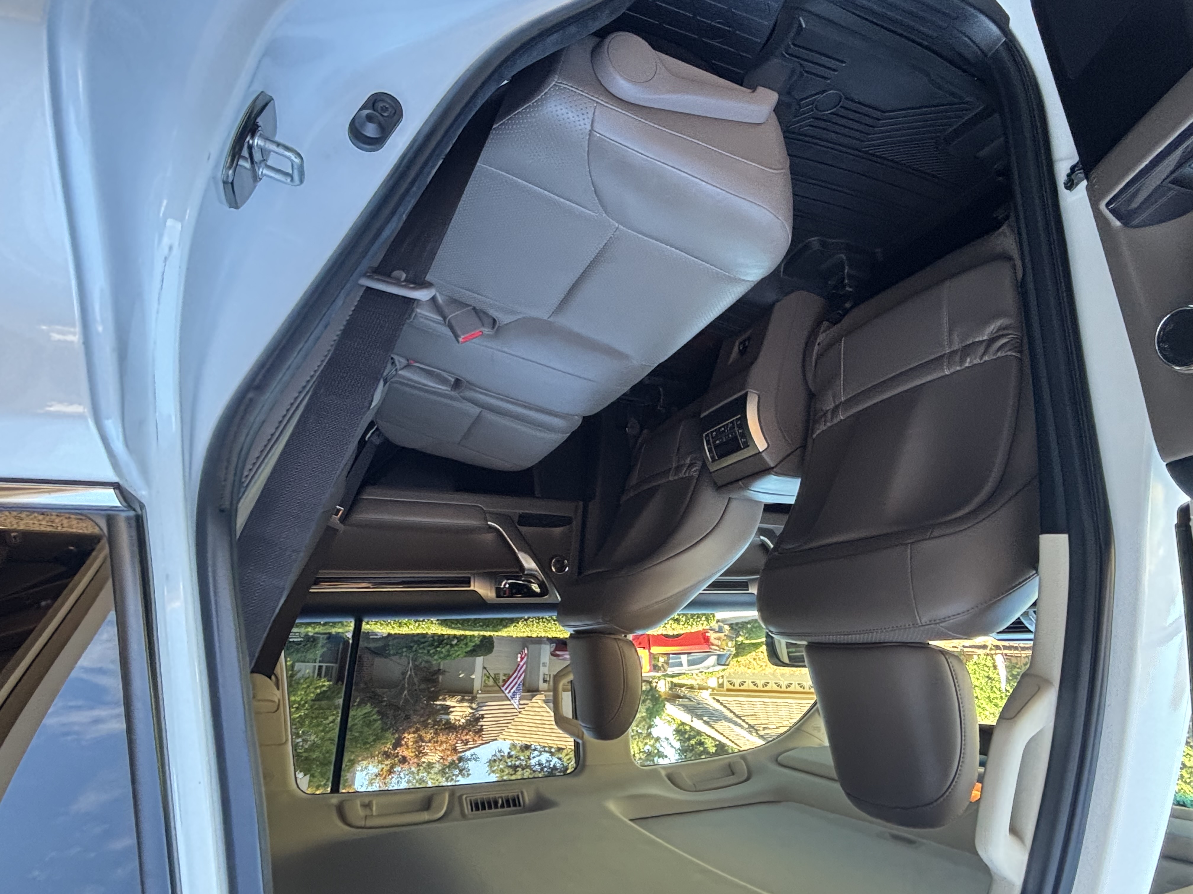 Used 2020 Lexus GX 460 Luxury w/ Accessory Package AWD/4WD image 12