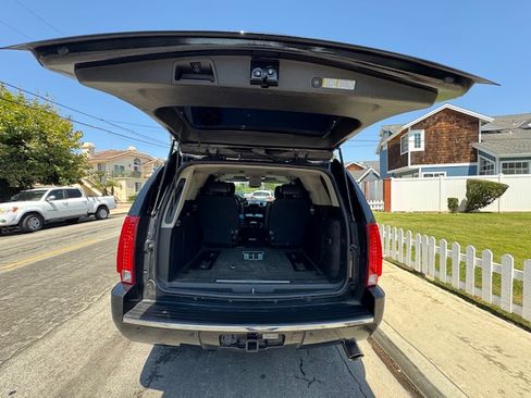 Used 2008 Cadillac Escalade AWD image 9