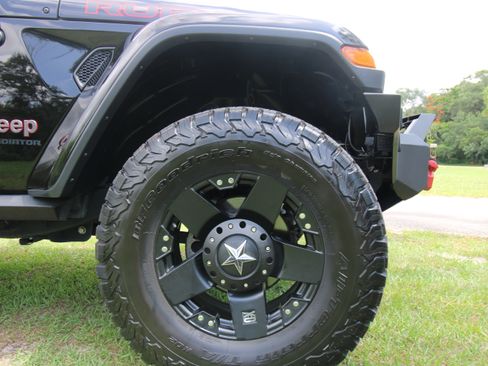 Used 2020 Jeep Gladiator Rubicon image 16