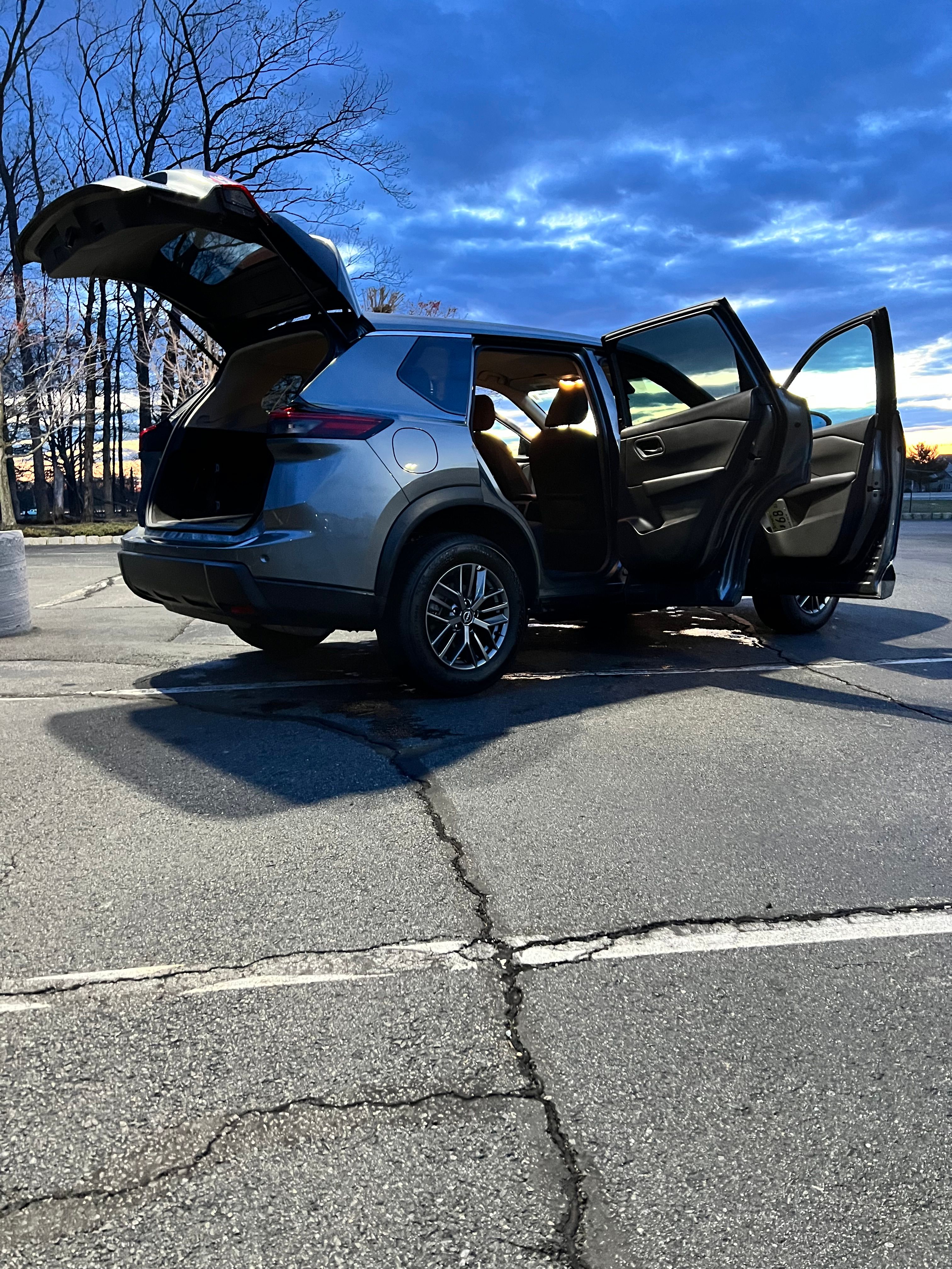 Used 2024 Nissan Rogue S AWD/4WD image 17