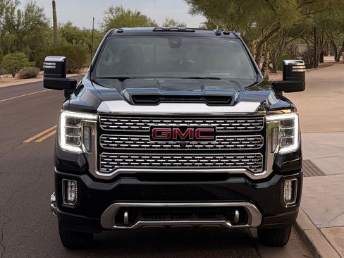 Used 2022 GMC Sierra 3500 Denali w/ Technology Package AWD/4WD image 6