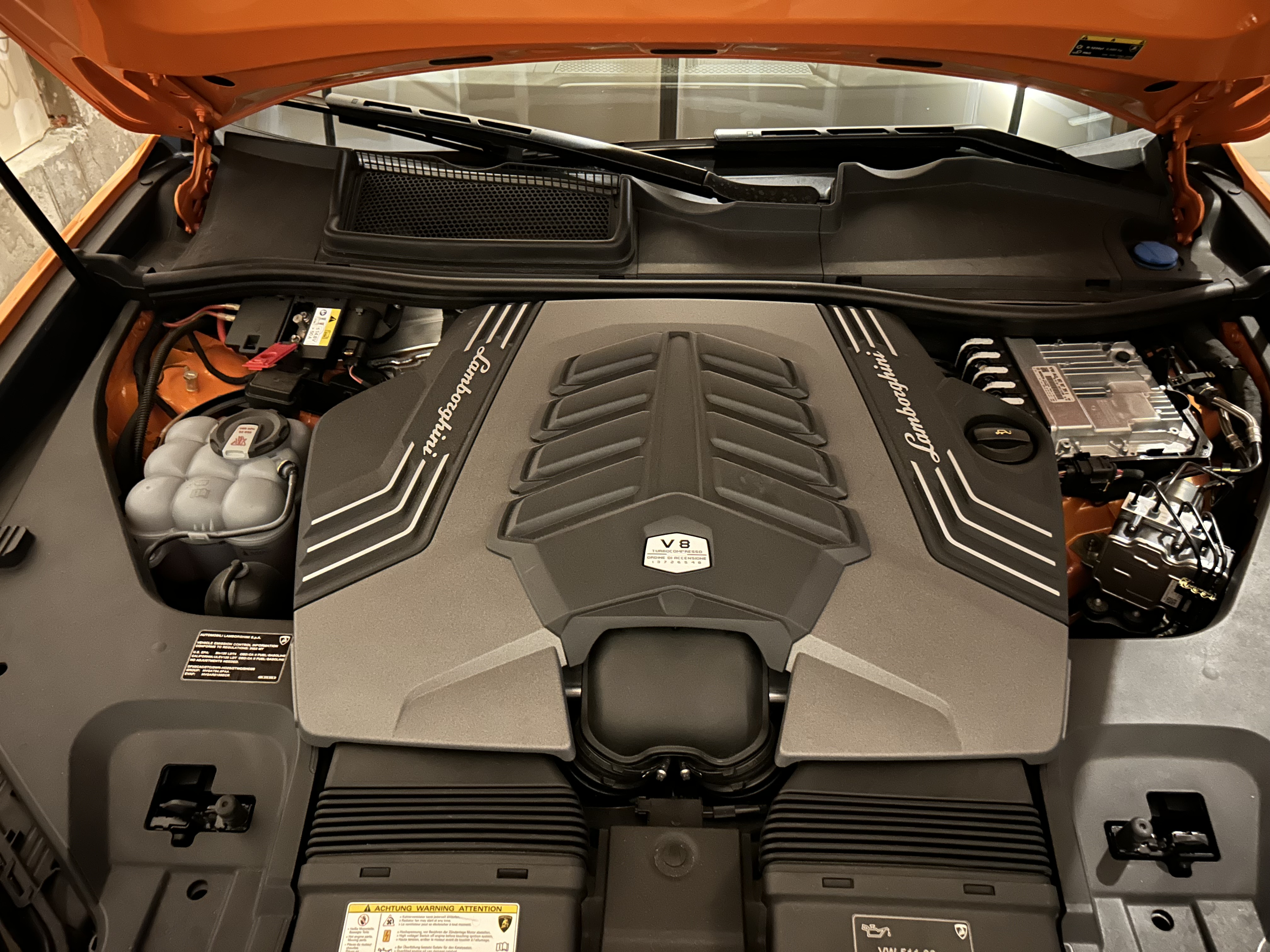 Used 2022 Lamborghini Urus AWD/4WD image 30