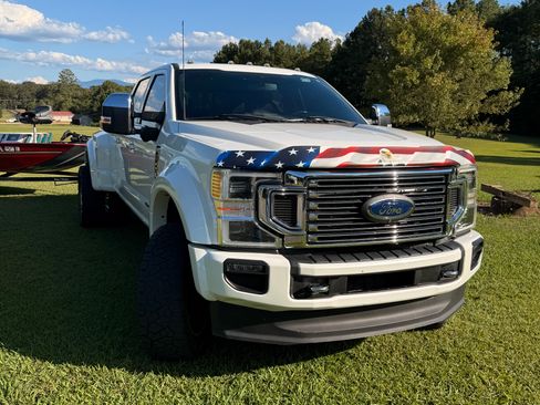 Used 2022 Ford F450 Platinum image 6