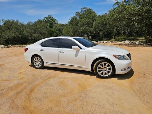 Used 2008 Lexus LS 460 RWD image 19