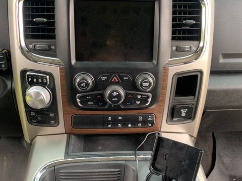 Used 2017 RAM 1500 Laramie w/ Convenience Group AWD/4WD image 11