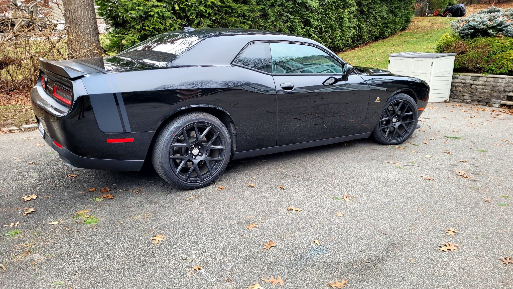 Used 2015 Dodge Challenger R/T Scat Pack w/ Scat Pack Appearance Package RWD image 5