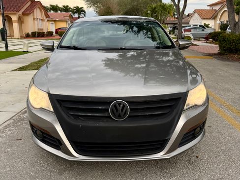 Used 2010 Volkswagen CC Sport image 10