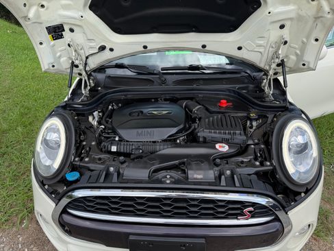 Used 2018 MINI Cooper S image 18
