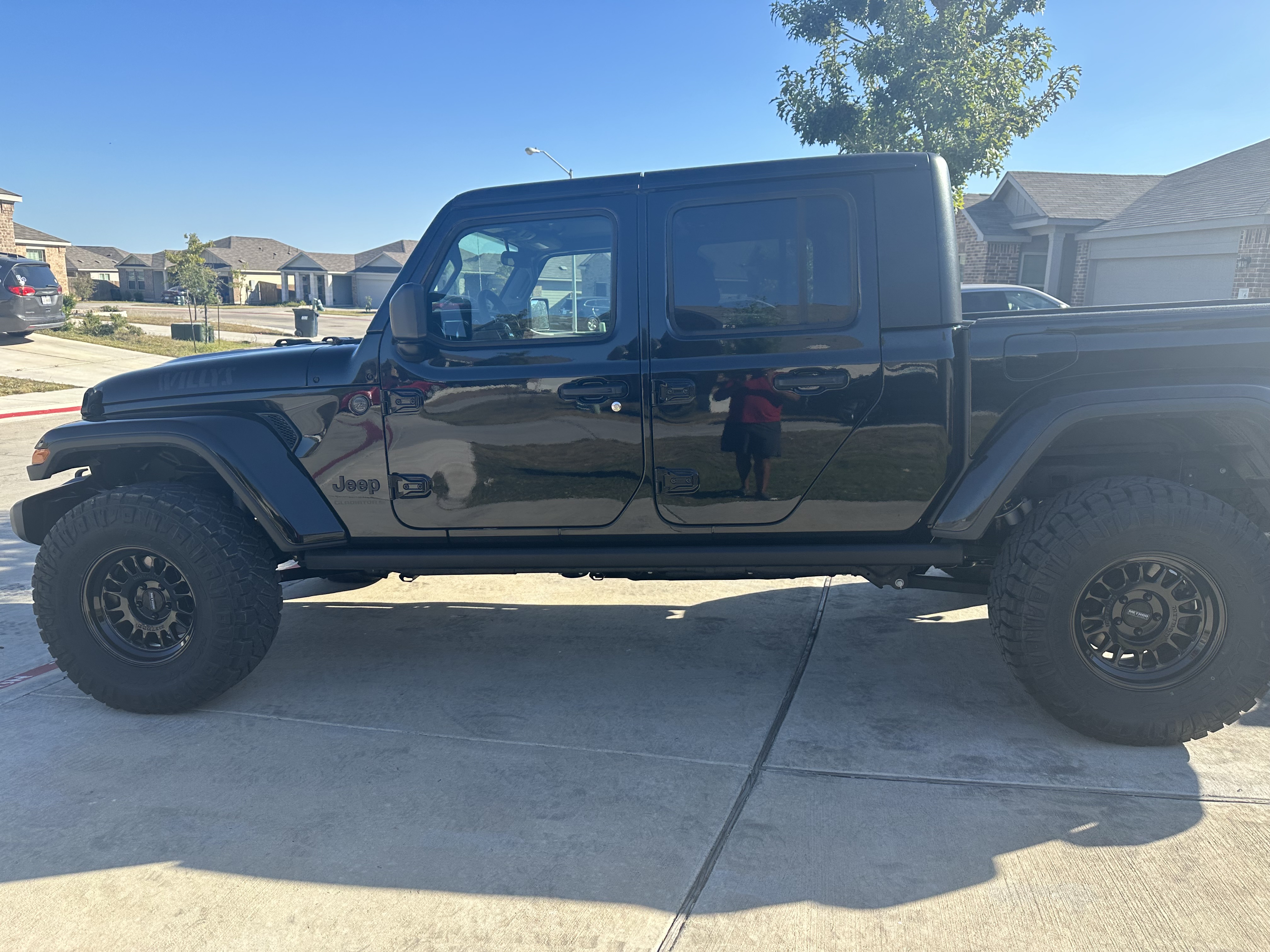 Used 2023 Jeep Gladiator Sport AWD/4WD image 4