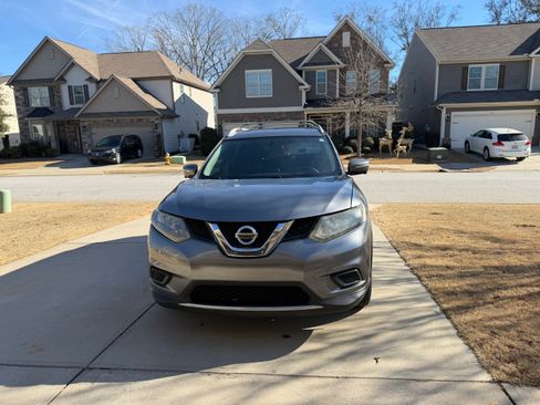Used 2015 Nissan Rogue SV w/ SV Premium Package image 1