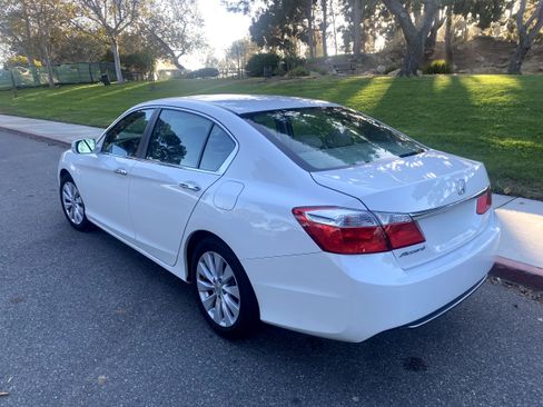 Used 2013 Honda Accord EX image 2