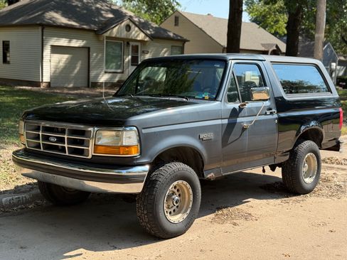 Used 1994 Ford Bronco image 1