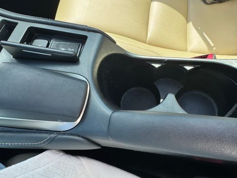 Used 2015 Lexus CT 200h w/ Navigation Package image 20