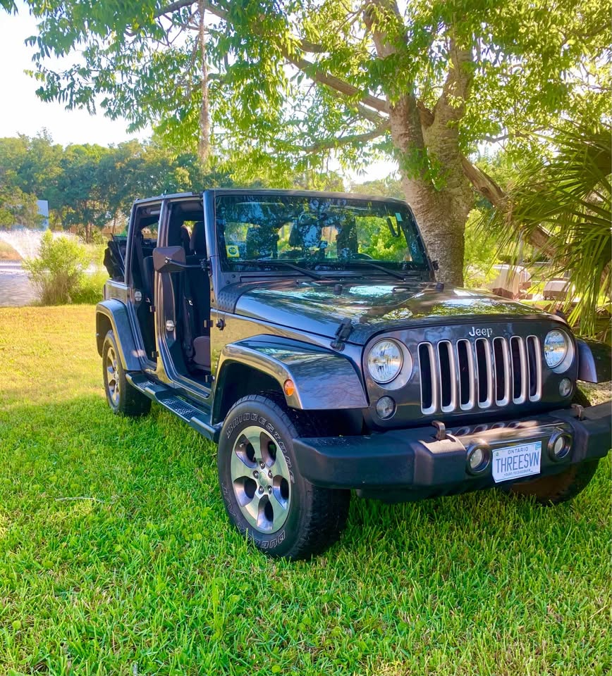 Used 2016 Jeep Wrangler Unlimited Sahara AWD/4WD image 9
