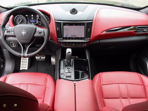 Used 2021 Maserati Levante S GranSport image 5