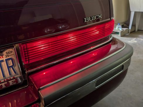 Used 1995 Buick Roadmaster Limited image 6