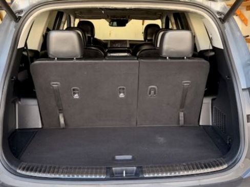 Used 2020 Kia Telluride SX w/ SX Prestige Package image 9