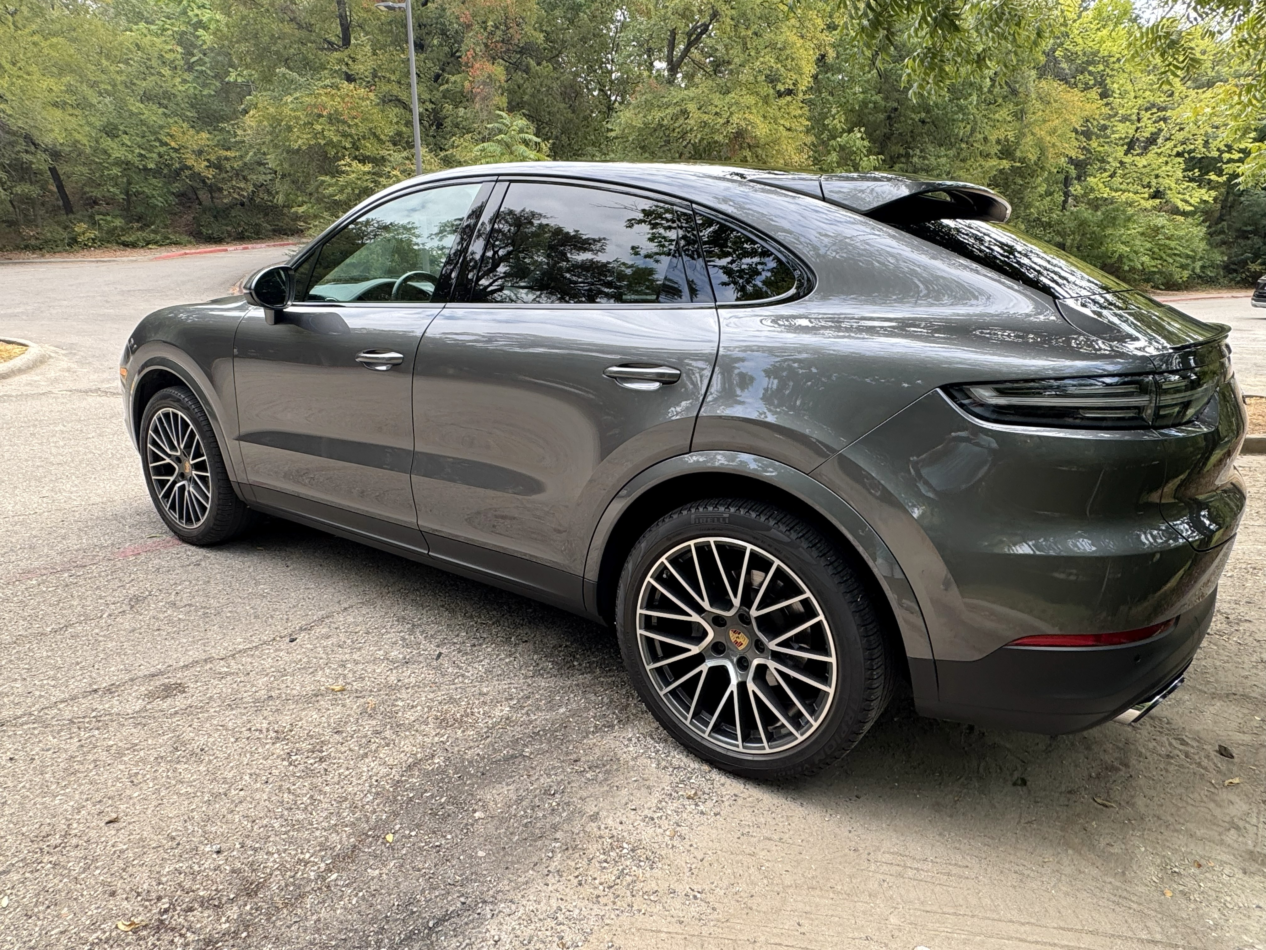Used 2023 Porsche Cayenne Coupe AWD/4WD image 6