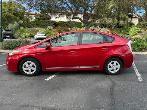 Used 2011 Toyota Prius Three w/ Navigation Pkg image 9