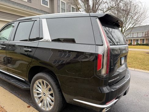 Used 2023 Cadillac Escalade Premium Luxury w/ LPO, Floor Liner Package image 8