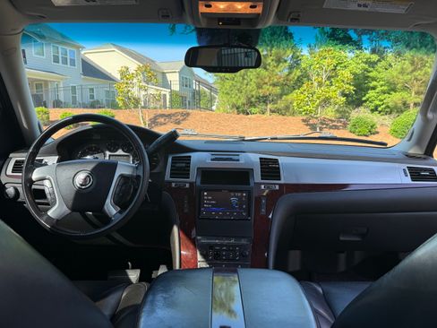 Used 2008 Cadillac Escalade EXT AWD/4WD image 10