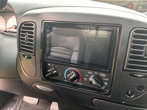 Used 2000 Ford F150 Harley-Davidson RWD image 17