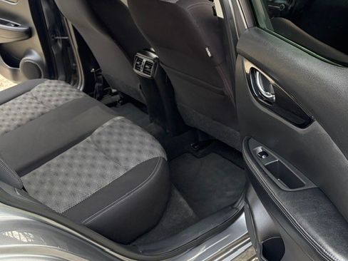 Used 2020 Nissan Rogue Sport SV w/ All-Weather Package image 22