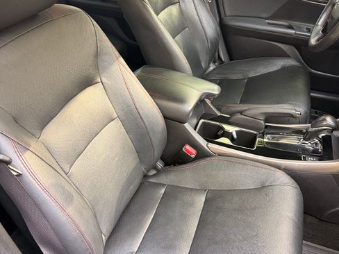 Used 2017 Honda Accord Sport Special Edition image 12