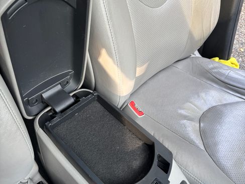 Used 2011 Toyota RAV4 Limited image 9