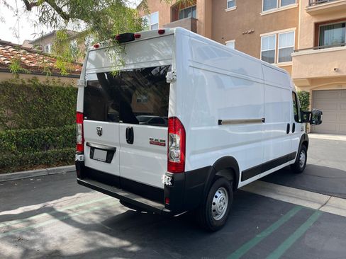 Used 2021 RAM ProMaster 2500 FWD image 2