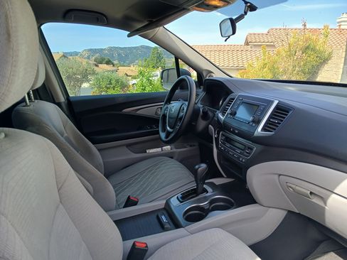 Used 2018 Honda Pilot LX image 12