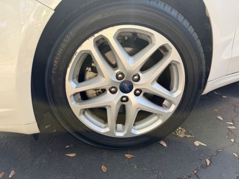 Used 2014 Ford Fusion SE image 8