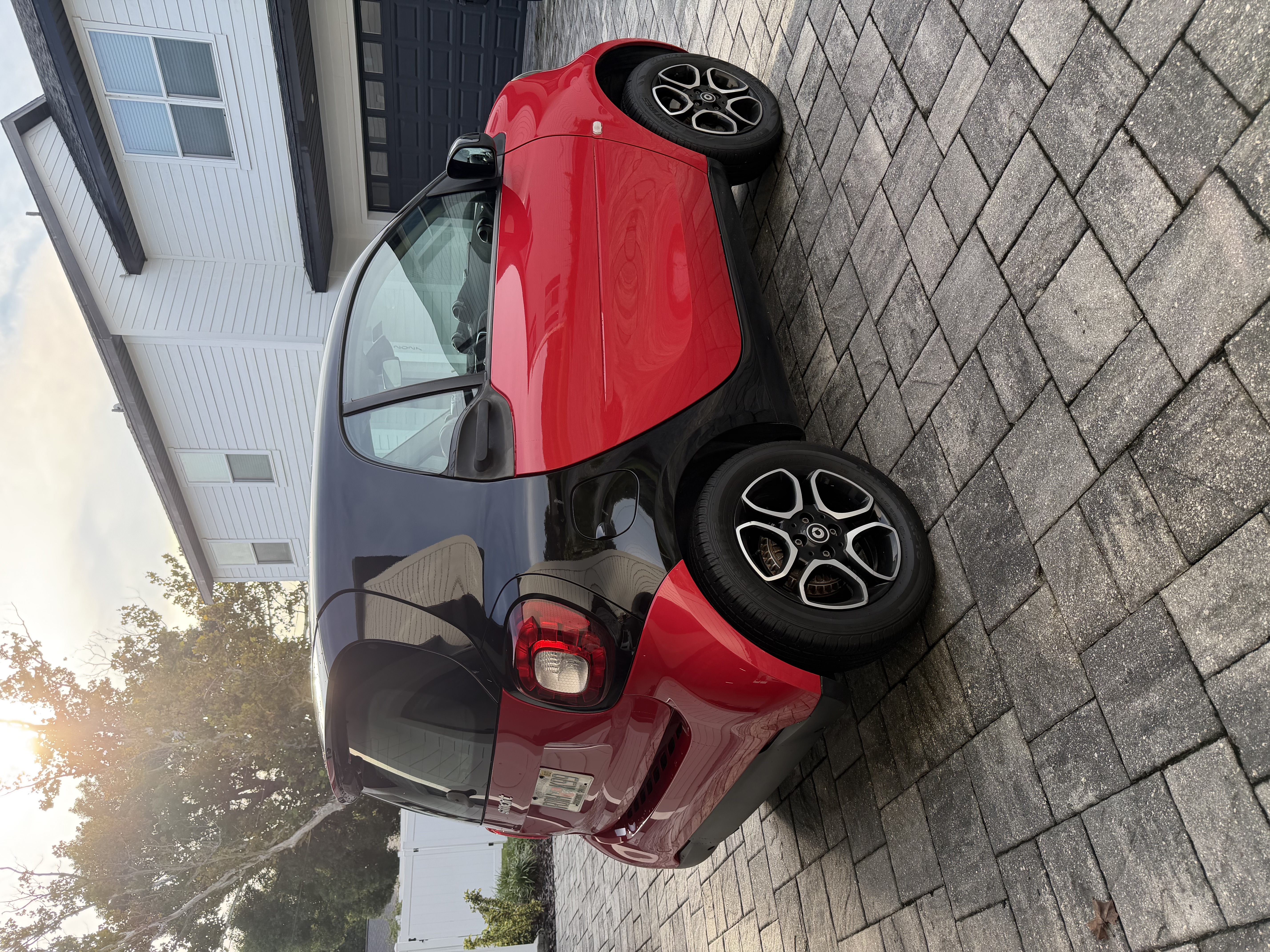 Used 2016 smart fortwo Prime RWD image 2