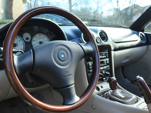 Used 2000 MAZDA MX-5 Miata image 18