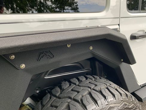 Used 2019 Jeep Wrangler Unlimited Sahara image 17