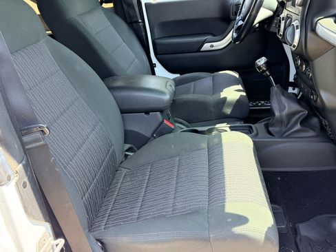 Used 2011 Jeep Wrangler Rubicon w/ PWR Convenience Group AWD/4WD image 12