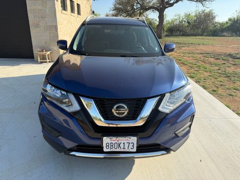 Used 2018 Nissan Rogue SV image 5