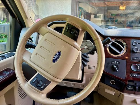 Used 2008 Ford F550 4x4 Crew Cab Super Duty image 9