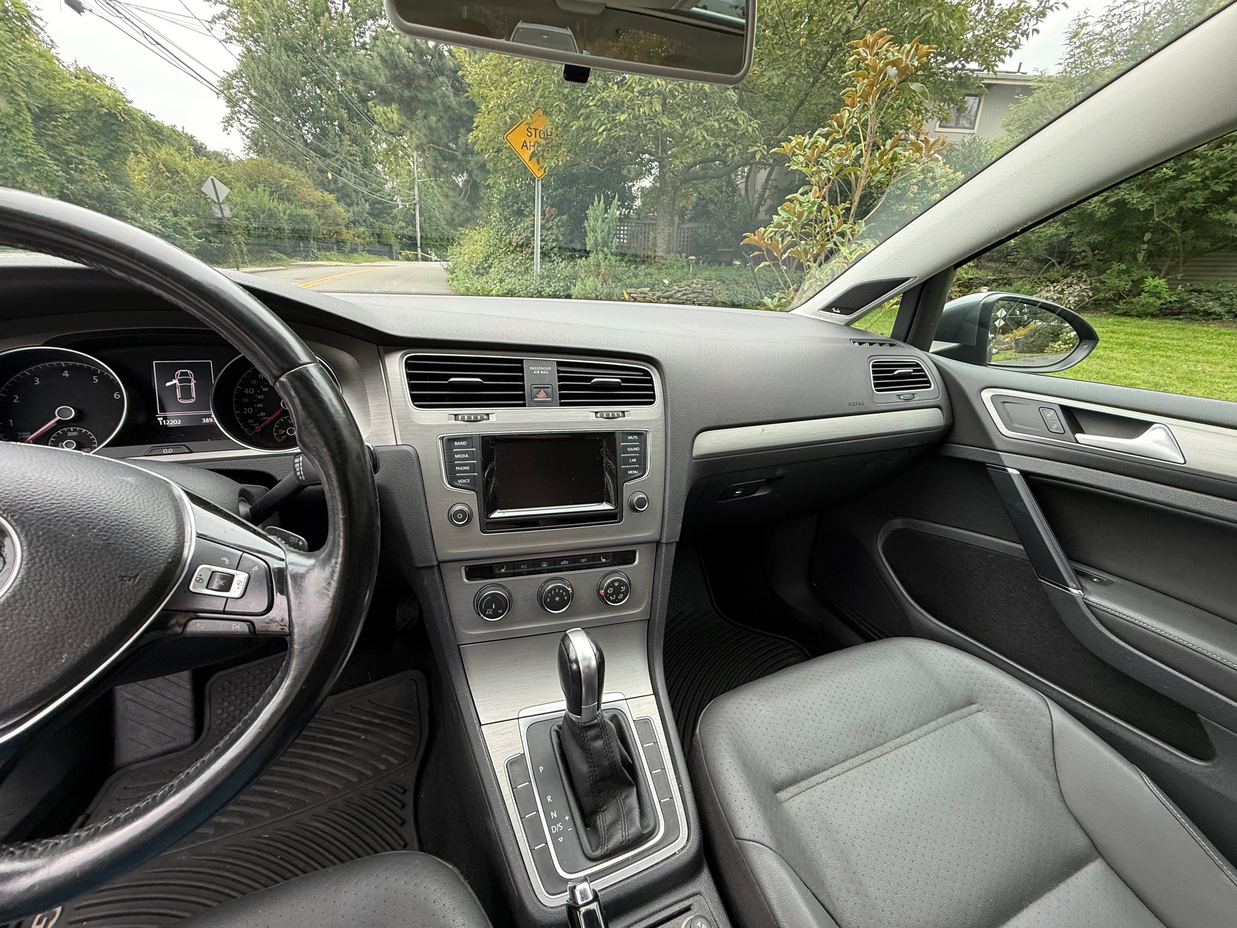 Used 2015 Volkswagen Golf SE w/ Golf Sport Package FWD image 9