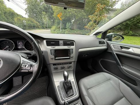 Used 2015 Volkswagen Golf SE w/ Golf Sport Package FWD image 9