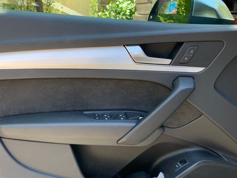 Used 2020 Audi SQ5 Premium image 15